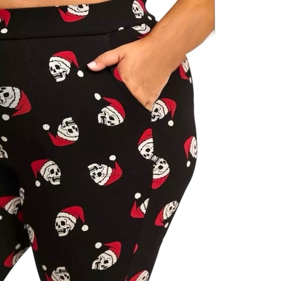 torrid Pants - TORRID Skulls in Santa Hats, Signature Waist w/Pockets Leggings NWT Size 1X